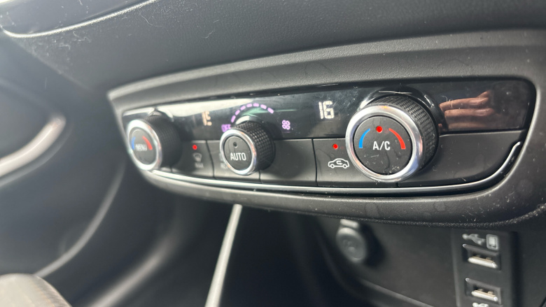 Vauxhall Crossland X 1.2T ecoTec [110] Tech Line Nav 5dr [6 Spd] [S/S] Petrol Hatchback